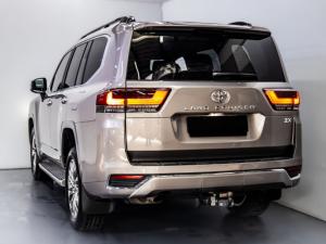Toyota Land Cruiser 300 3.3D ZX - Image 8