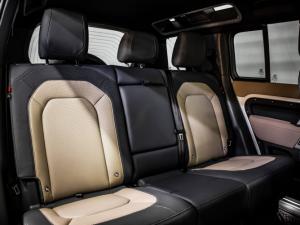 Land Rover Defender 110 D300 X-Dynamic HSE - Image 12