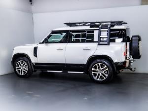 Land Rover Defender 110 D300 X-Dynamic HSE - Image 7