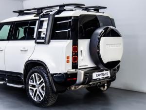 Land Rover Defender 110 D300 X-Dynamic HSE - Image 8