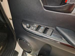 Toyota Hilux 2.4GD-6 double cab 4x4 Raider auto - Image 9