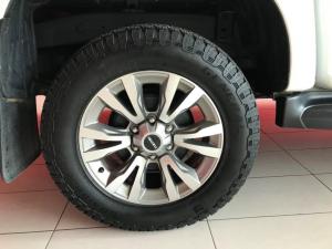 Isuzu D-Max 300 3.0TD double cab 4x4 LX auto - Image 6