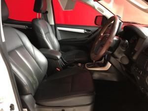 Isuzu D-Max 300 3.0TD double cab 4x4 LX auto - Image 9