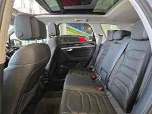 Volkswagen Touareg V6 TDI R-Line - Image 10