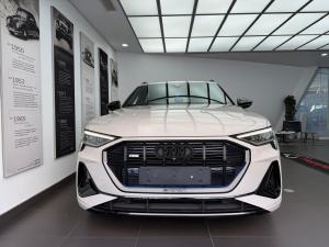 Audi e-tron 55 quattro S line - Image 2