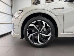 Audi e-tron 55 quattro S line - Image 3