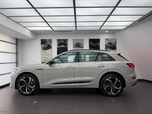 Audi e-tron 55 quattro S line - Image 4