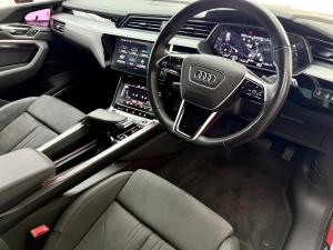 Audi e-tron 55 quattro S line - Image 8