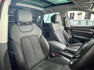 Audi e-tron 55 quattro S line - Image 9