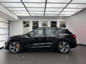 Audi e-tron 55 quattro S line - Image 4