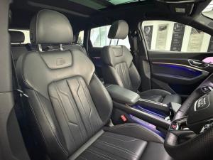 Audi e-tron 55 quattro S line - Image 8
