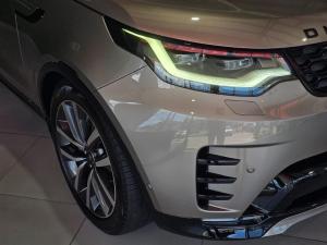Land Rover Discovery D300 R-Dynamic HSE - Image 15