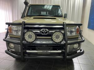 Toyota Land Cruiser 76 4.5D-4D V8 station wagon LX - Image 5