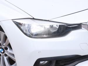 BMW 3 Series 318i auto - Image 4