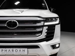 Toyota Land Cruiser 300 3.3D ZX - Image 22