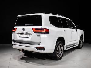 Toyota Land Cruiser 300 3.3D ZX - Image 5