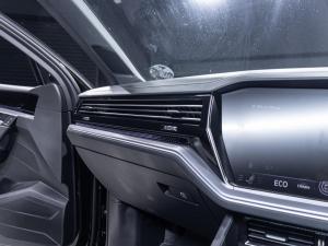 Volkswagen Touareg V6 TDI Executive R-Line - Image 20