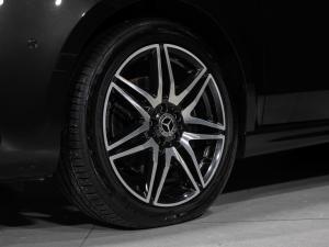 Mercedes-Benz V-Class V250d AMG Line - Image 10