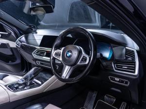 BMW X6 M50i - Image 16