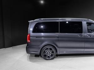 Mercedes-Benz V-Class V300d Avantgarde - Image 23