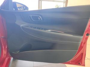 Hyundai i20 1.0T Fluid manual - Image 25