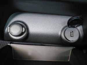 Suzuki Baleno 1.5 GL auto - Image 14