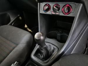 Volkswagen Polo Vivo hatch 1.4 Comfortline - Image 18
