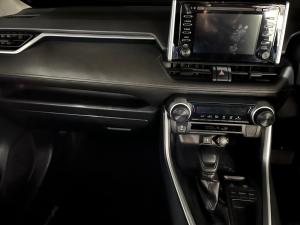 Toyota RAV4 2.0 GX auto - Image 9