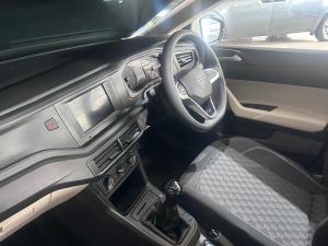 Volkswagen Polo sedan 1.6 manual - Image 11
