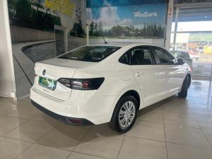 Volkswagen Polo sedan 1.6 manual - Image 2