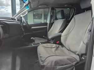 Toyota Hilux 2.8GD-6 double cab 4x4 Raider auto - Image 16