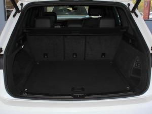 Volkswagen Touareg V6 TDI Executive R-Line - Image 22
