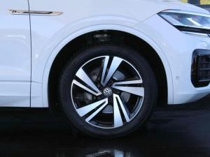 Volkswagen Touareg V6 TDI Executive R-Line - Image 24