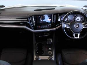 Volkswagen Touareg V6 TDI Executive R-Line - Image 7