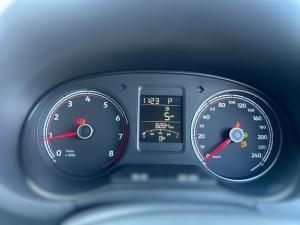 Volkswagen Polo Vivo hatch 1.6 Life - Image 11