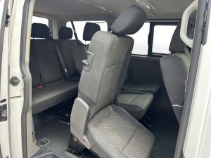Volkswagen Transporter 2.0TDI Kombi SWB Trendline auto - Image 15
