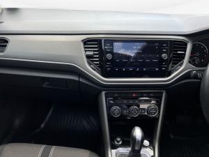 Volkswagen T-Roc 2.0TSI 140kW 4Motion Design - Image 21