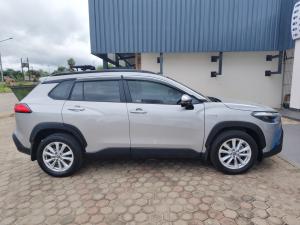 Toyota Corolla Cross 1.8 Hybrid XS - Image 3