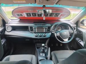 Toyota RAV4 2.0 GX - Image 6