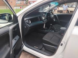 Toyota RAV4 2.0 GX - Image 7