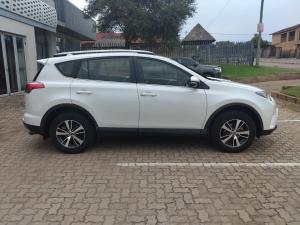 Toyota RAV4 2.0 GX - Image 3