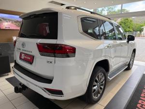 Toyota Land Cruiser 300 3.5T ZX - Image 2