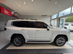 Toyota Land Cruiser 300 3.5T ZX - Image 3