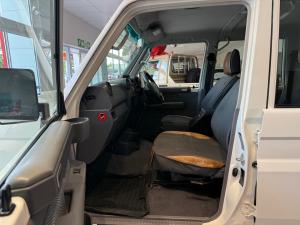 Toyota Land Cruiser 79 4.5D-4D V8 double cab LX - Image 7