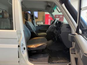 Toyota Land Cruiser 79 4.5D-4D V8 double cab LX - Image 8