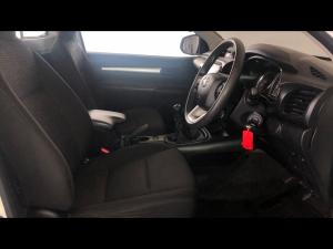 Toyota Hilux 2.4GD-6 single cab Raider manual - Image 10