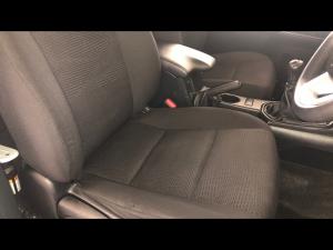 Toyota Hilux 2.4GD-6 single cab Raider manual - Image 12