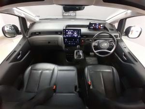 Hyundai Staria 2.2D Executive automatic - Image 7