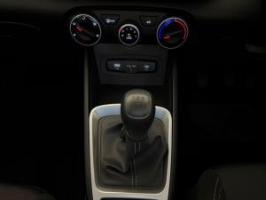 Hyundai Venue 1.2 Motion - Image 19