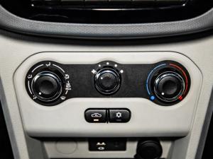 Tata Tiago 1.2 XT manual - Image 15